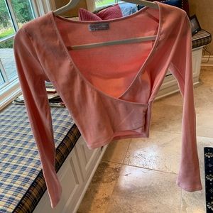 BRAND NEW pink Urban Outfitters croptop longsleeve